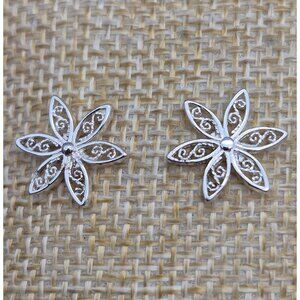 Cute Dainty 925 Sterling SU TH Silver Flower Earrings Swirl Filigree Design